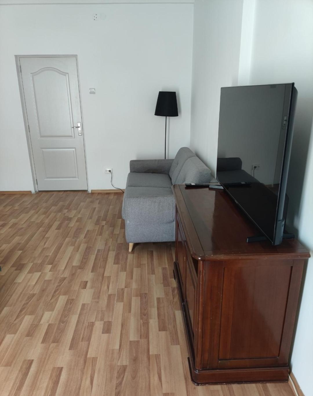 Christie'S 3 Central Apartment To Bucarest Екстериор снимка